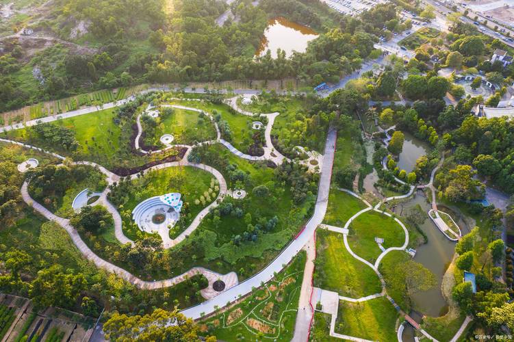 园林绿化算不算市政公用工程?知道麻烦告诉我下，越详细越好!园林景观设计专业想考二建，景观绿化属于什么工程类别。